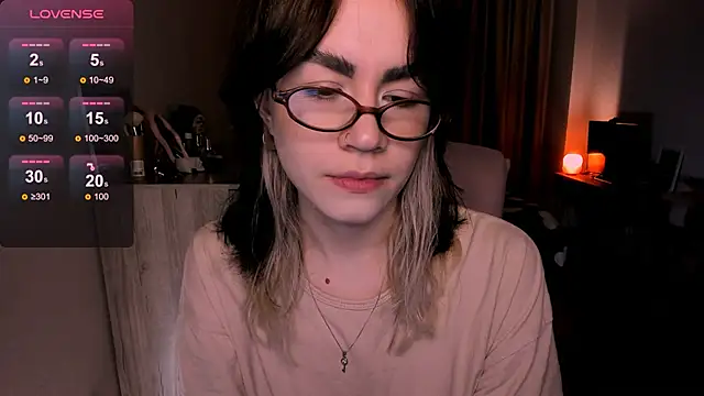 Snapshot of _selectrra chatting on March 6, 2025, 11:36 am selectrra online show from March 6, 2025, 11:36 am