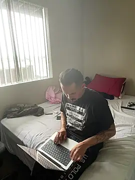 Snapshot of PeterGrandee chatting on October 10, 2025, 8:52 pm PeterGrandee online show from October 10, 2025, 8:52 pm