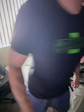 Snapshot of PeterGrandee chatting on November 11, 2025, 10:10 pm PeterGrandee online show from November 11, 2025, 10:10 pm