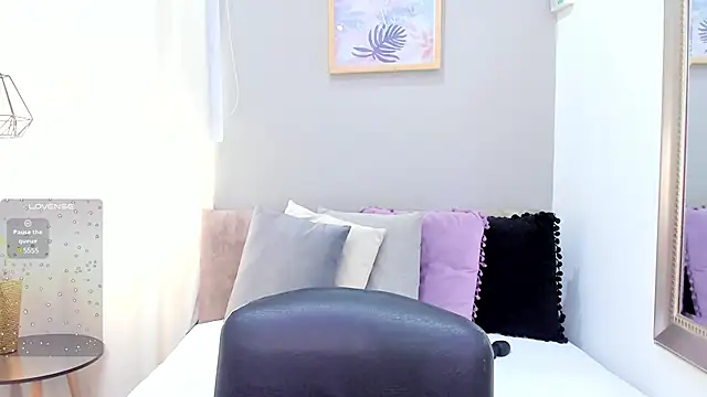 Paula Desousa online show from January 15, 2025, 7:34 pm