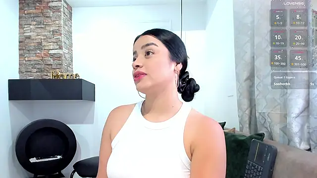 Paula Desousa online show from November 10, 2025, 7:46 pm