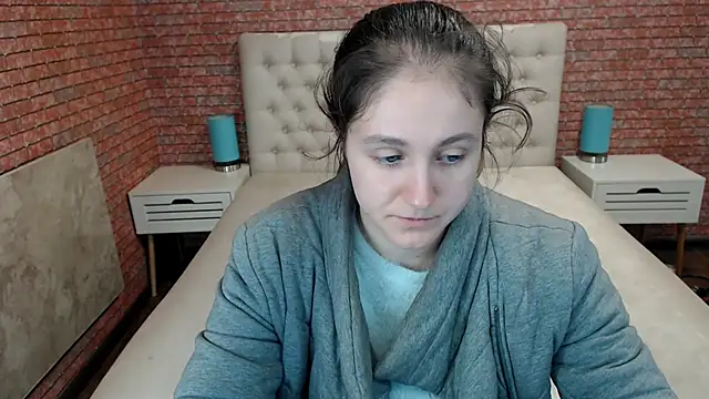 Holliy Cooper online show from October 13, 2025, 7:30 am