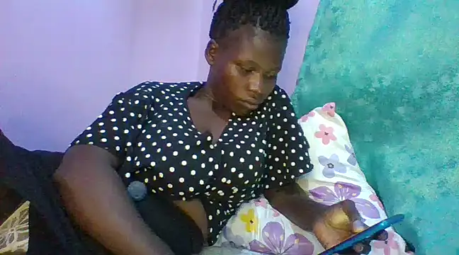 prettychic5 online show from March 8, 2025, 11:27 am