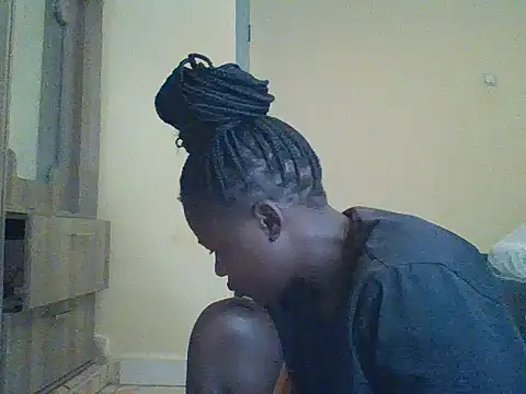 prettychic5 online show from November 14, 2025, 8:35 am