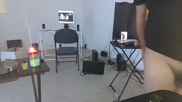 Snapshot of Peachestabby147 chatting on October 26, 2025, 9:31 pm Peachestabby147 online show from October 26, 2025, 9:31 pm