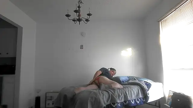 Snapshot of Peachestabby147 chatting on February 25, 2026, 1:43 pm Peachestabby147 online show from February 25, 2026, 1:43 pm