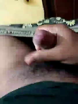 Snapshot of mrshine chatting on February 6, 2025, 5:51 pm mrshine online show from February 6, 2025, 5:51 pm