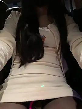 Asia-Lynn online show from November 7, 2025, 3:23 pm