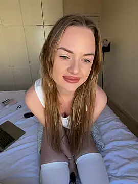 ElenaRebelle online show from May 7, 2026, 7:14 am