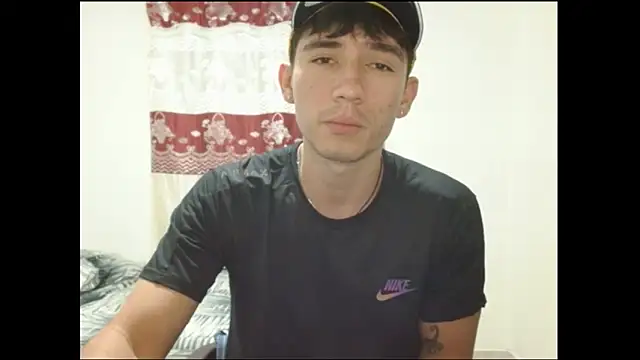 Snapshot of ChicoMaloFfF chatting on February 12, 2026, 1:55 am ChicoMaloFfF online show from February 12, 2026, 1:55 am