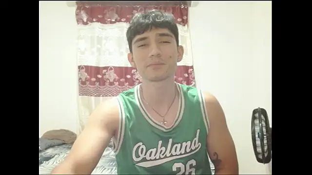 Snapshot of ChicoMaloFfF chatting on February 16, 2026, 1:57 am ChicoMaloFfF online show from February 16, 2026, 1:57 am