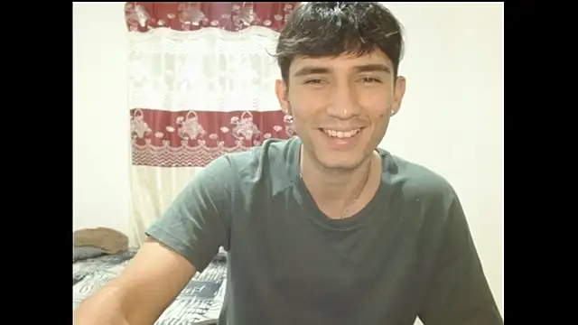 Snapshot of ChicoMaloFfF chatting on February 17, 2026, 1:46 am ChicoMaloFfF online show from February 17, 2026, 1:46 am