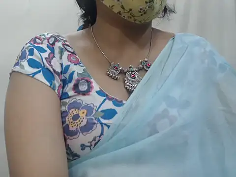 Snapshot of Lovely_Siri_23 chatting on February 8, 2026, 6:33 pm Lovely Siri 23 online show from February 8, 2026, 6:33 pm