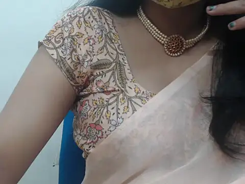 Snapshot of Lovely_Siri_23 chatting on February 11, 2026, 5:45 am Lovely Siri 23 online show from February 11, 2026, 5:45 am