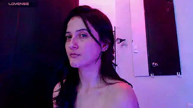 AlissonnFoxx online show from June 12, 2026, 5:28 am