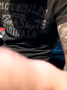 PIercingBoy38 online show from September 14, 2025, 5:23 pm