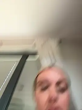 Bella-Tight online show from June 1, 2026, 7:43 am