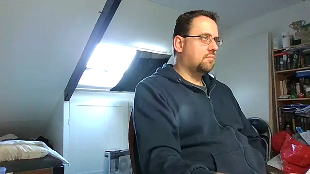 Snapshot of rdewaard81 chatting on October 1, 2025, 8:42 am rdewaard81 online show from October 1, 2025, 8:42 am