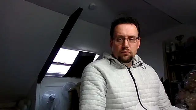 rdewaard81 online show from November 25, 2025, 2:06 pm