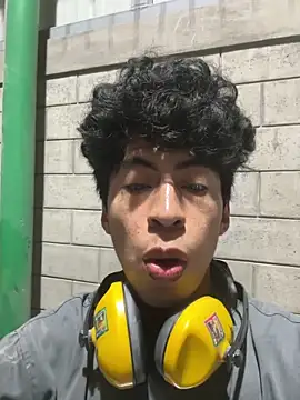 Alexander9827 online show from May 27, 2026, 6:10 am