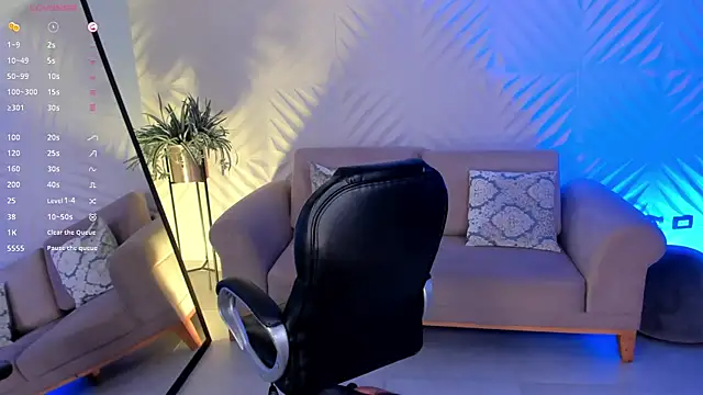 LizzHamilton   online show from January 31, 2025, 2:58 am