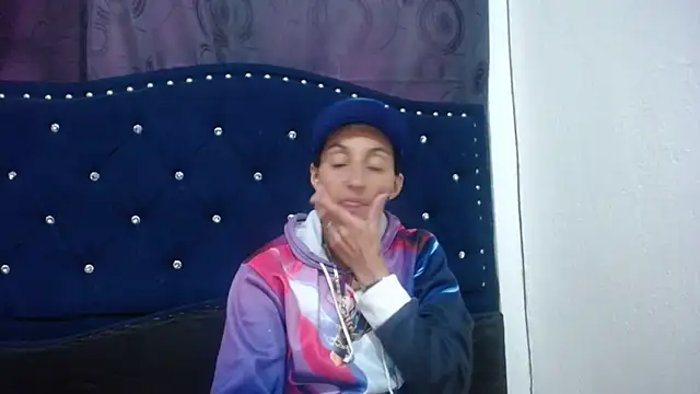 anyu1306 online show from December 28, 2024, 4:09 pm