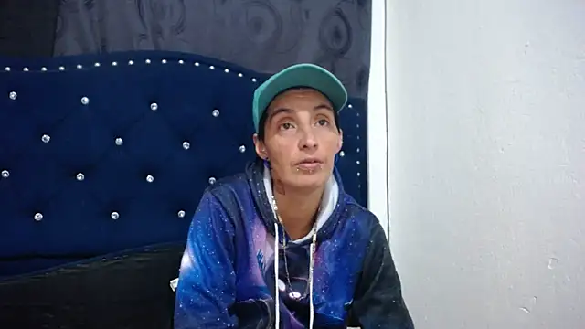 anyu1306 online show from January 16, 2025, 4:07 am