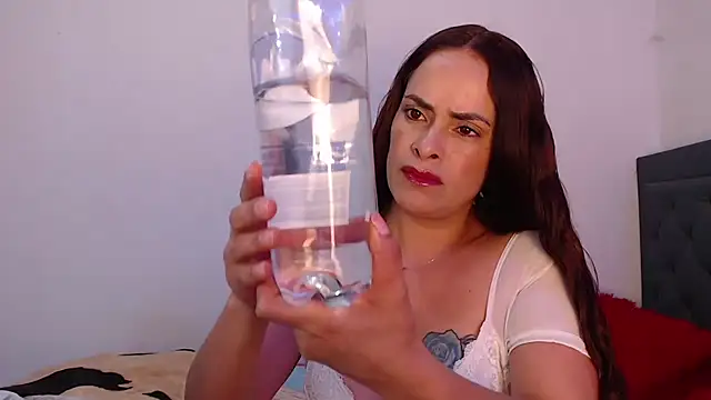 Snapshot of susana07 chatting on October 18, 2025, 7:47 pm susana07 online show from October 18, 2025, 7:47 pm