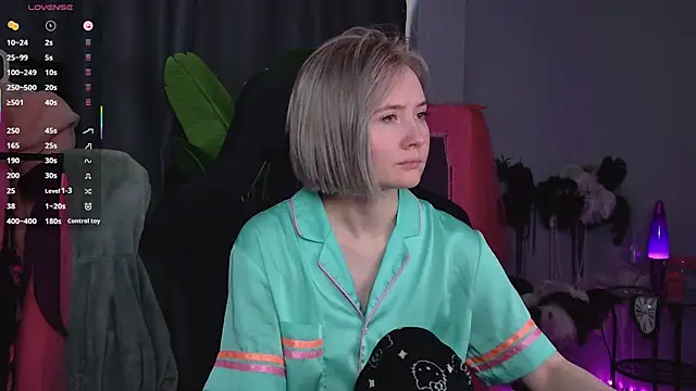 ReiYosimoto online show from March 31, 2026, 2:28 pm