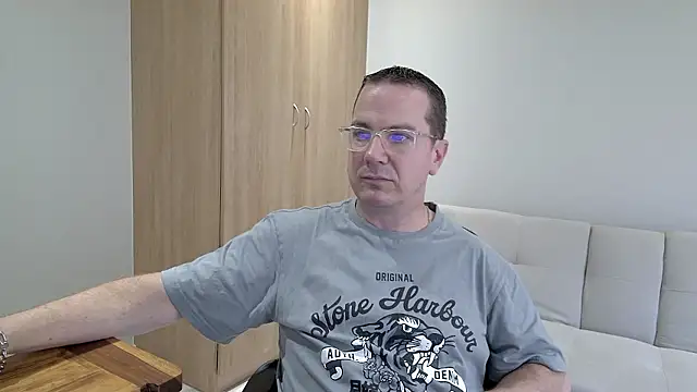 BrettJ81 online show from December 8, 2024, 11:57 am