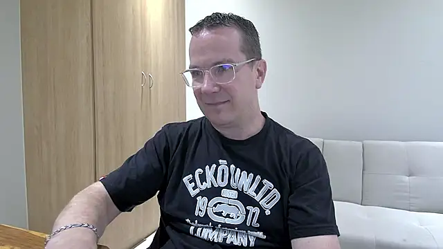 BrettJ81 online show from November 27, 2025, 1:02 pm