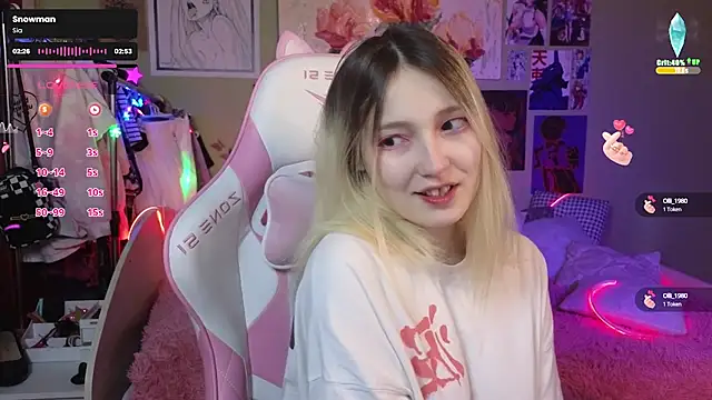 Evie Ro online show from December 15, 2024, 8:15 pm