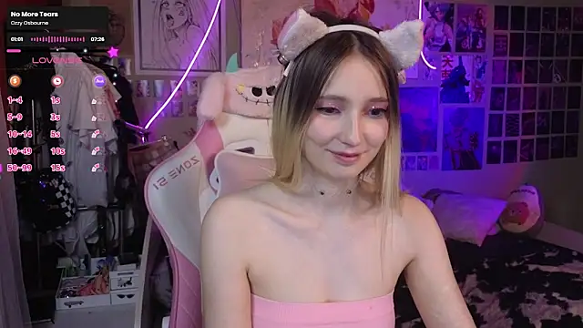 Evie Ro online show from March 6, 2025, 11:20 pm