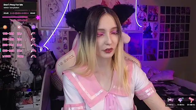 Evie Ro online show from March 18, 2025, 8:59 pm