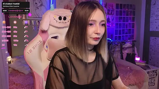 Evie Ro online show from December 1, 2025, 9:53 pm