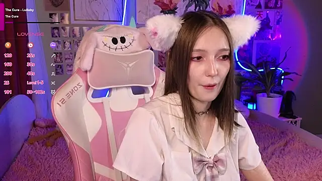 Evie Ro online show from May 17, 2026, 12:34 pm