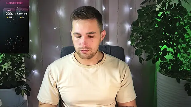 Snapshot of Sweeet__boy chatting on February 2, 2025, 7:20 am Sweeet boy online show from February 2, 2025, 7:20 am