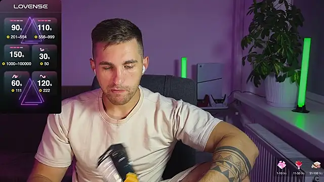 Snapshot of Sweeet__boy chatting on October 3, 2025, 2:14 pm Sweeet boy online show from October 3, 2025, 2:14 pm