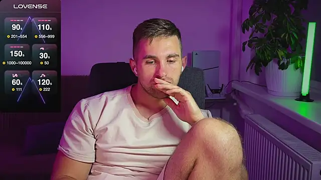 Snapshot of Sweeet__boy chatting on October 4, 2025, 4:05 pm Sweeet boy online show from October 4, 2025, 4:05 pm