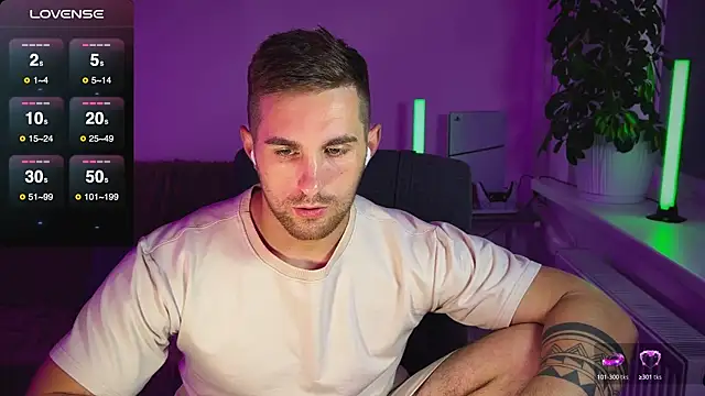 Snapshot of Sweeet__boy chatting on October 6, 2025, 2:25 pm Sweeet boy online show from October 6, 2025, 2:25 pm