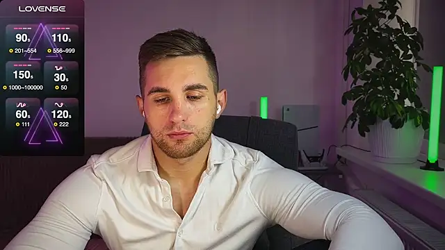 Snapshot of Sweeet__boy chatting on October 8, 2025, 9:51 am Sweeet boy online show from October 8, 2025, 9:51 am