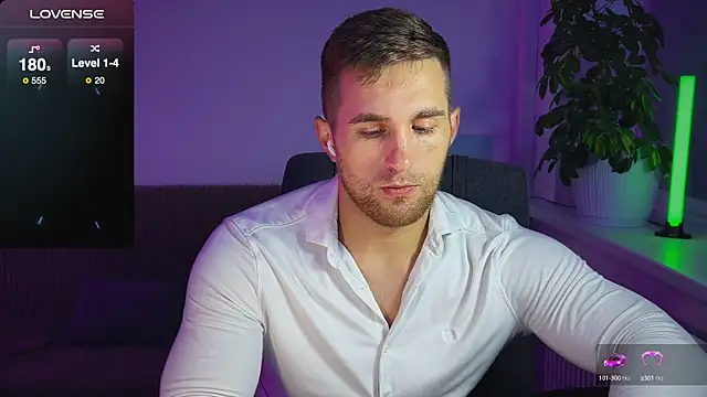 Snapshot of Sweeet__boy chatting on October 9, 2025, 9:02 pm Sweeet boy online show from October 9, 2025, 9:02 pm