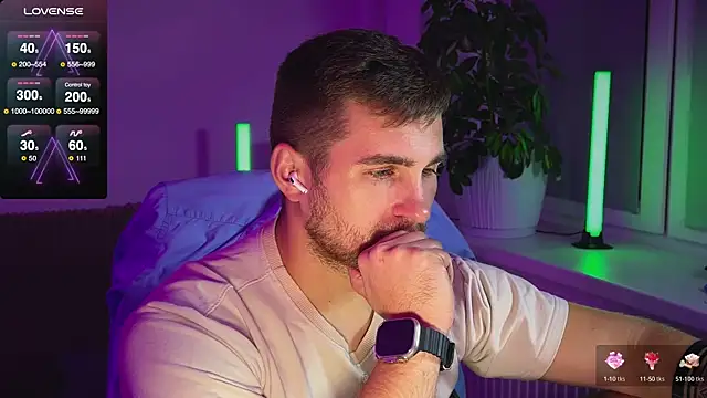 Snapshot of Sweeet__boy chatting on October 18, 2025, 5:03 pm Sweeet boy online show from October 18, 2025, 5:03 pm