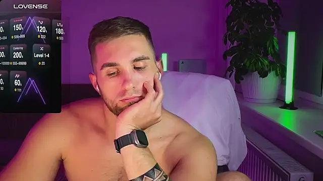 Snapshot of Sweeet__boy chatting on October 24, 2025, 12:52 am Sweeet boy online show from October 24, 2025, 12:52 am