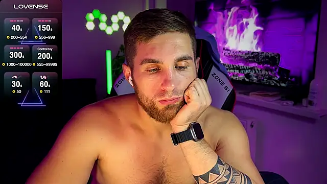 Snapshot of Sweeet__boy chatting on November 9, 2025, 12:31 am Sweeet boy online show from November 9, 2025, 12:31 am