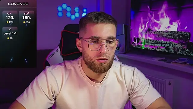 Snapshot of Sweeet__boy chatting on November 15, 2025, 8:16 pm Sweeet boy online show from November 15, 2025, 8:16 pm