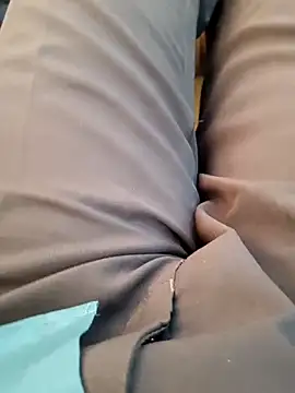 Snapshot of u_wan_me chatting on October 15, 2025, 4:12 am u wan me online show from October 15, 2025, 4:12 am