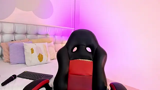 pervert lizza online show from January 15, 2025, 11:43 am