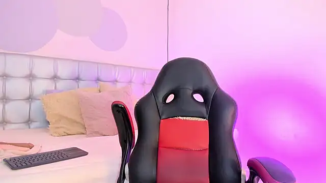 pervert lizza online show from February 21, 2025, 11:55 am