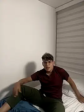 dom2travelersss online show from January 16, 2025, 3:35 pm